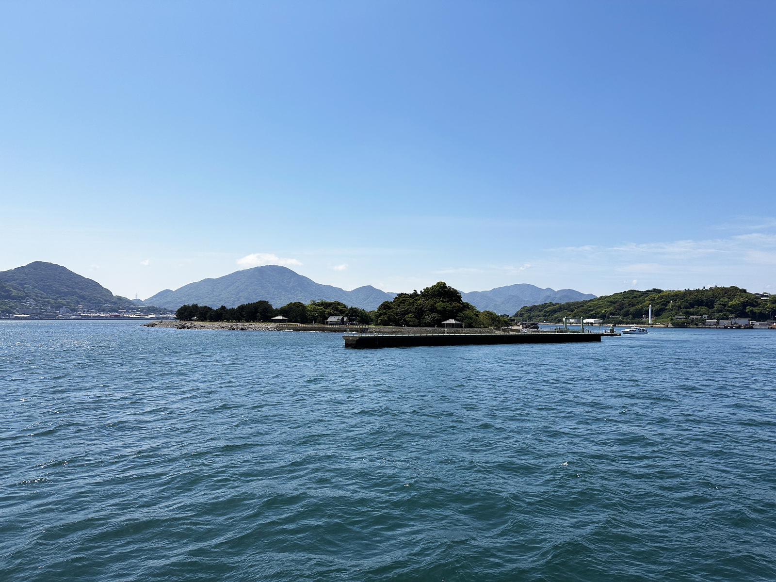 船から見た巌流島（船島）